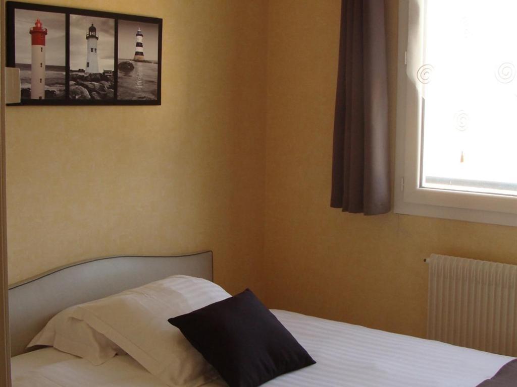 Hotel Le Flaubert Fougères Rum bild