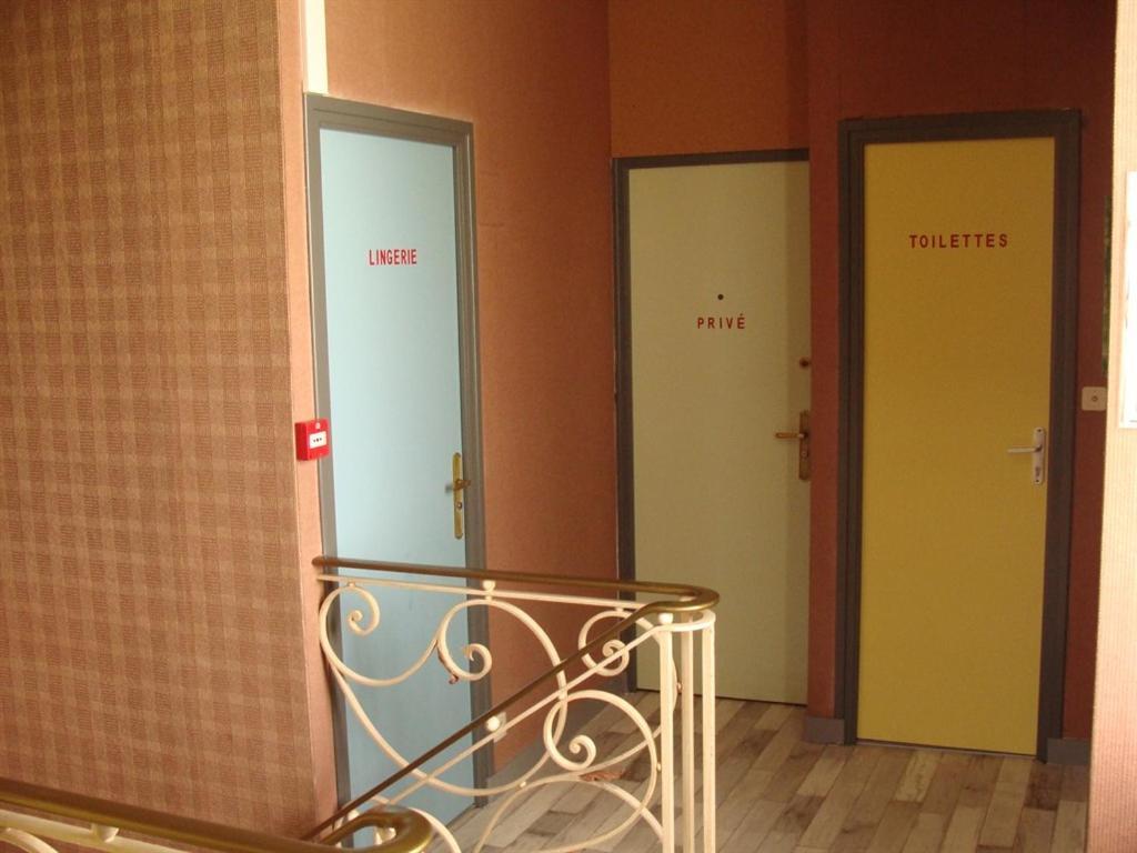 Hotel Le Flaubert Fougères Exteriör bild