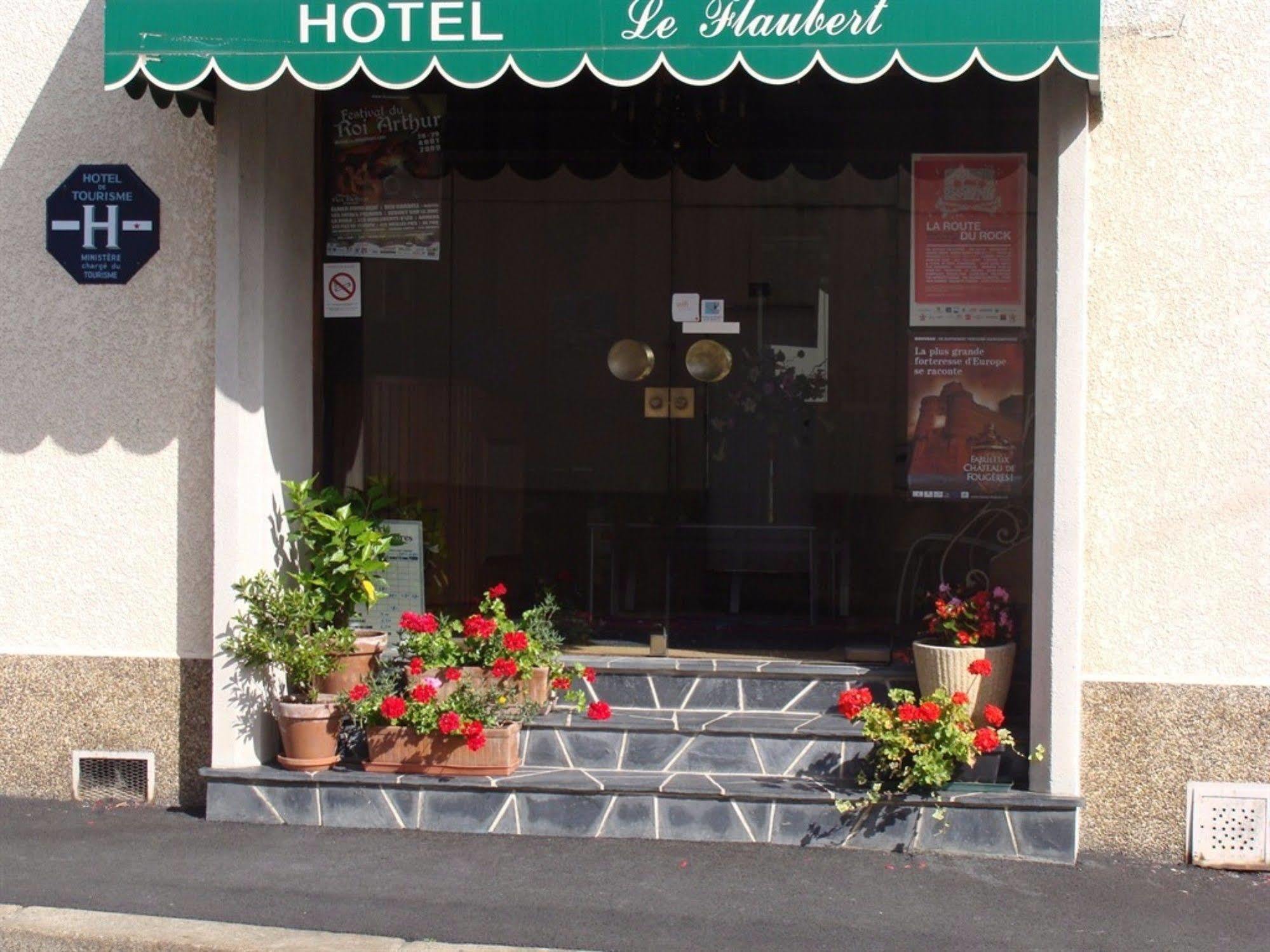 Hotel Le Flaubert Fougères Exteriör bild